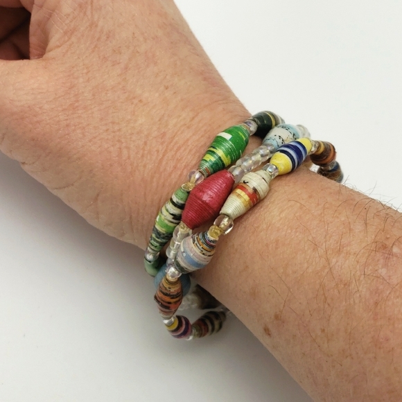 Set of 3 handmade paper bead bracelets - Picture 2 of 2
